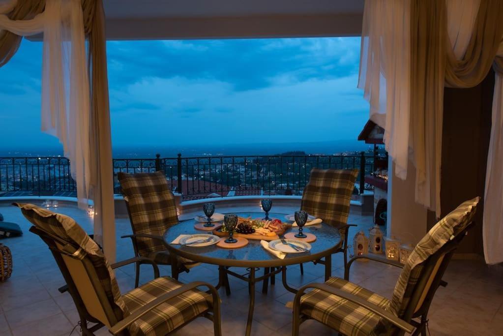 Amazing View With Huge Balcony Apartment Бер Екстериор снимка