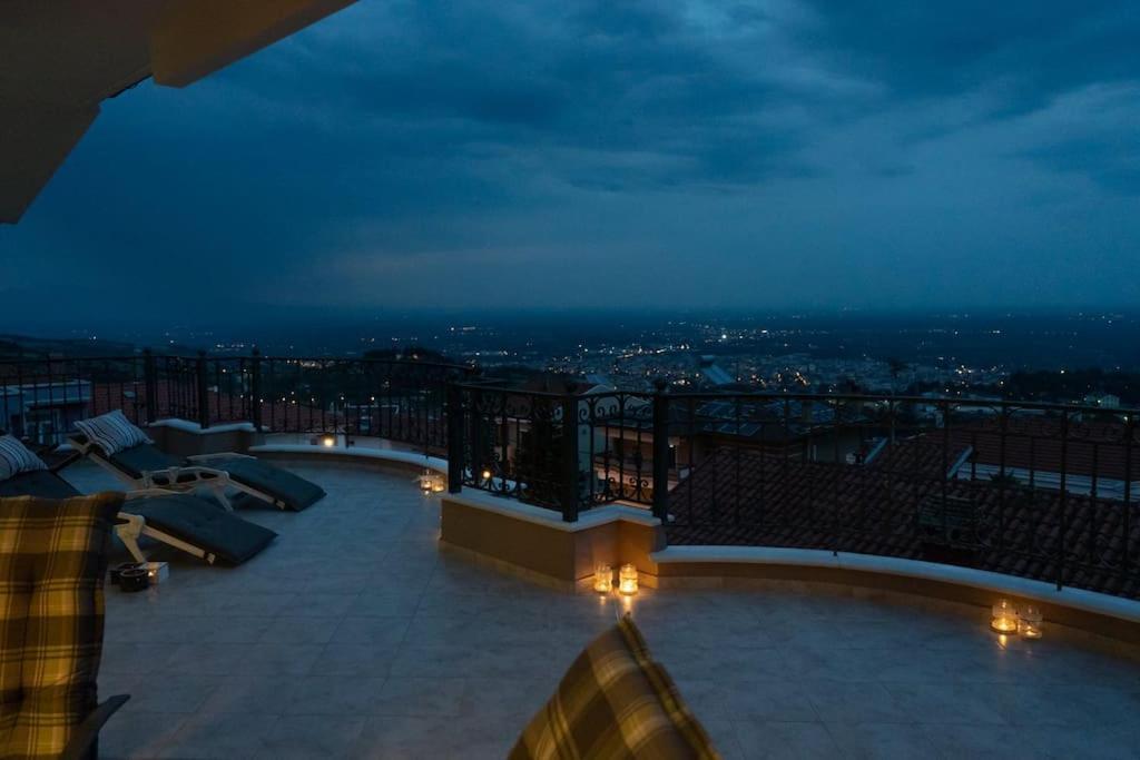 Amazing View With Huge Balcony Apartment Бер Екстериор снимка